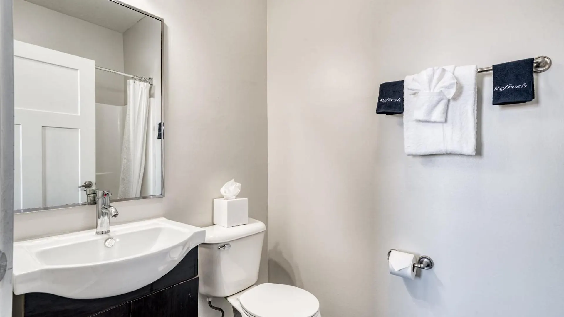 Cozysuites Music Row Spacious 2Br W Free Parking16 纳什维尔