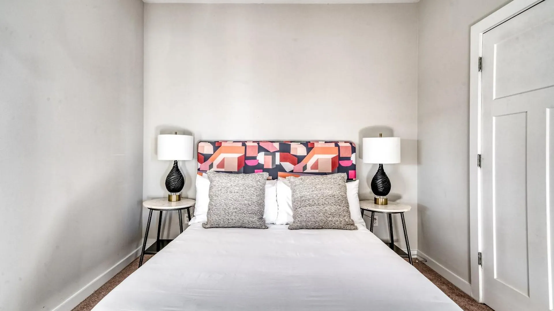 Cozysuites Music Row Spacious 2Br W Free Parking16 纳什维尔 0*,
